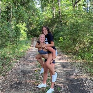 Meet your Posher, Abby